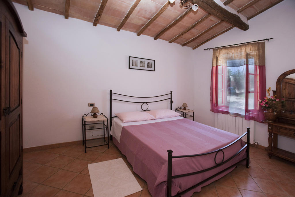 Agriturismo Podere Olivello In Val D'Orcia Montalcino Værelse billede